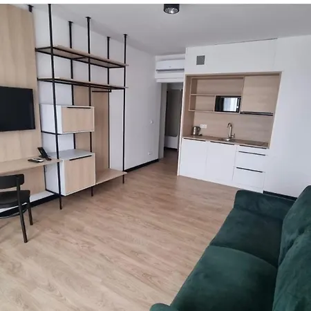 Stadion Narodowy Targowa 5, Zamoyskiego 37 Apartment *
